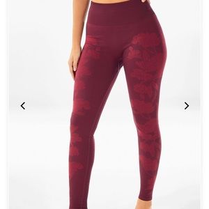 Fabletics high waisted jacquard leggings